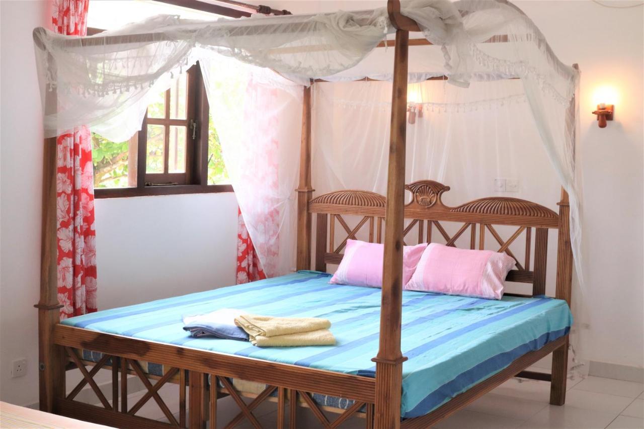 Long Beach Guest House Hikkaduwa Bagian luar foto